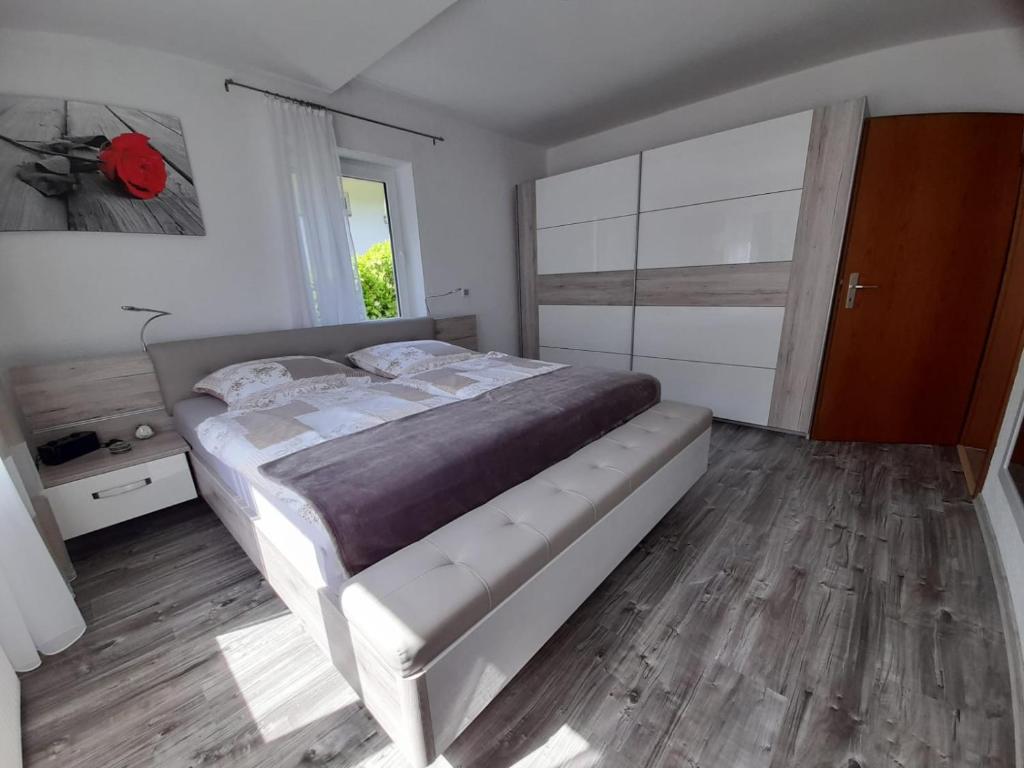 Ferienwohnung Nesa room 4